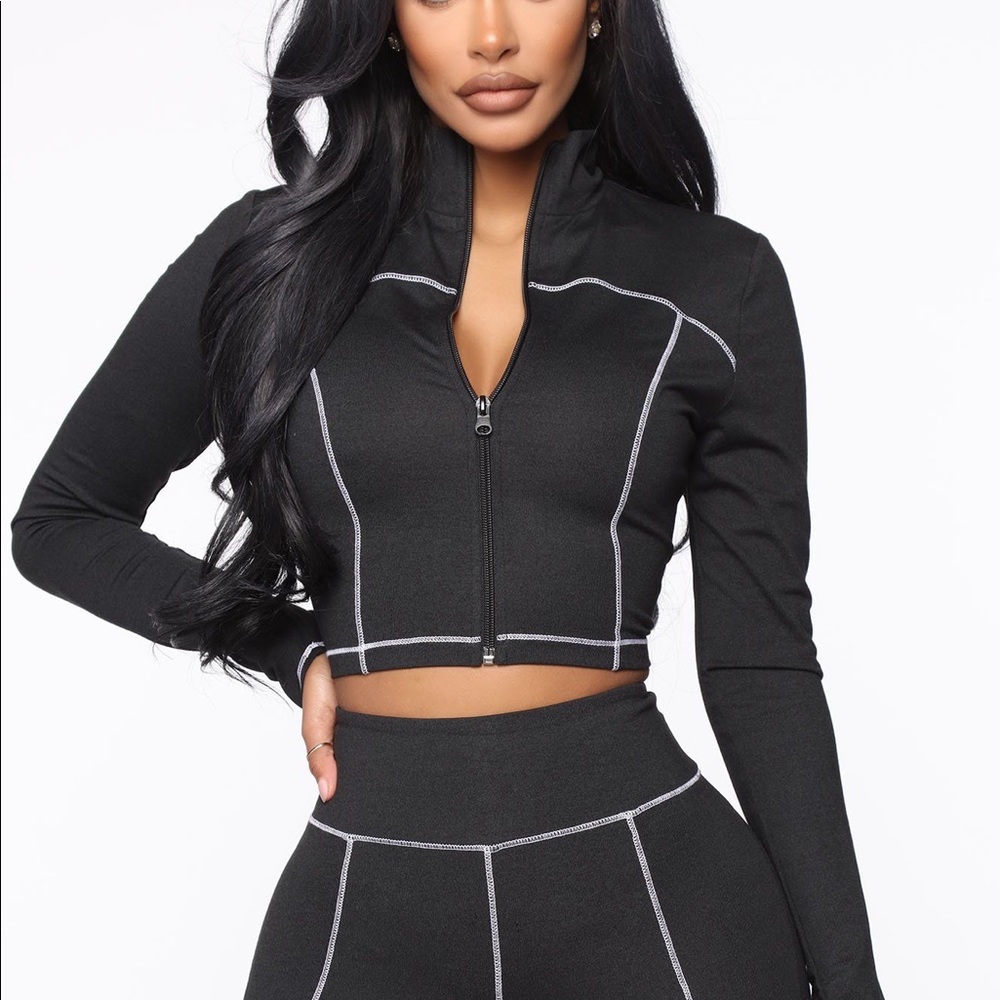 Fashion nova zip up crop top